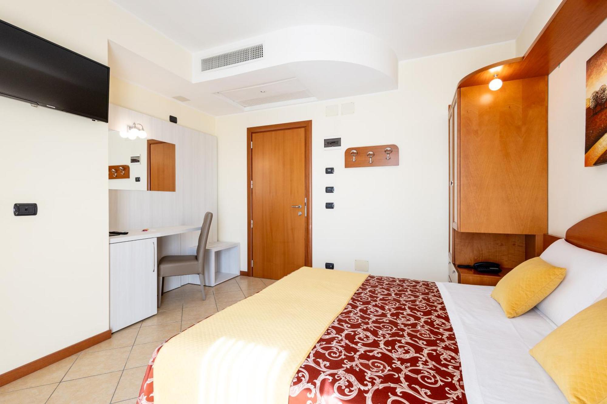 Standard Double or Twin Room with Balcony,1730061093:JPEG